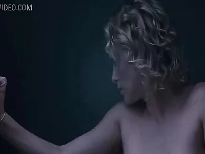 Ragazza adolescente cattiva porno anziane donne balla e si spoglia per la cam
