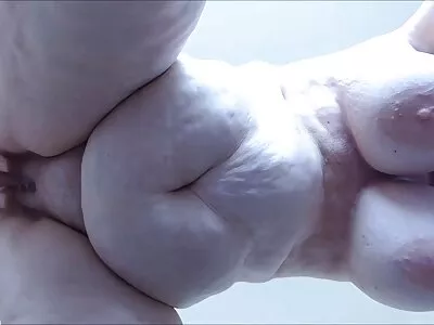La ragazza mi fa un bel pompino e poi le sborro video vecchie porno in bocca