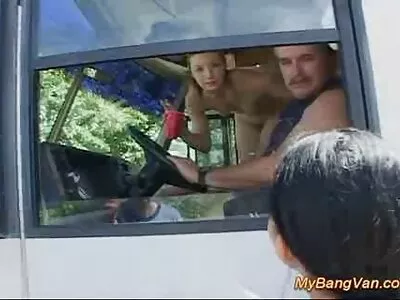 Pompino e porno uomini vecchi sega da una bionda