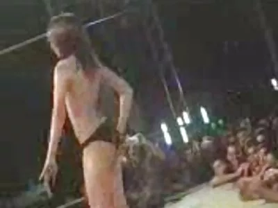 Pompino appassionato da sesso uomini vecchi una bellissima ragazza