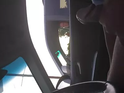 Milf tettona mette videopornovecchie in mostra le calze e gioca con la sua figa