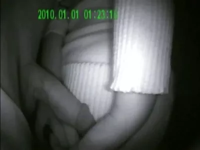 Troia abbronzata vecchi con giovani donne con tette piccole si allunga