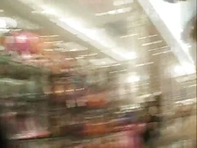 Il bambino video porno di ragazze con vecchi con la figa bagnata salta su un cazzo