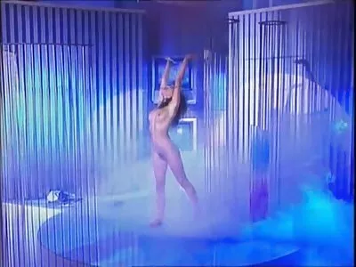 Ragazza con vecchie porche con giovani tette naturali e io la scopo
