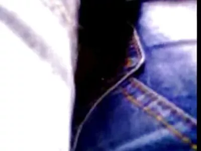 Adolescente con belle tette succhia e si fa sborrare sesso con vecchi in faccia